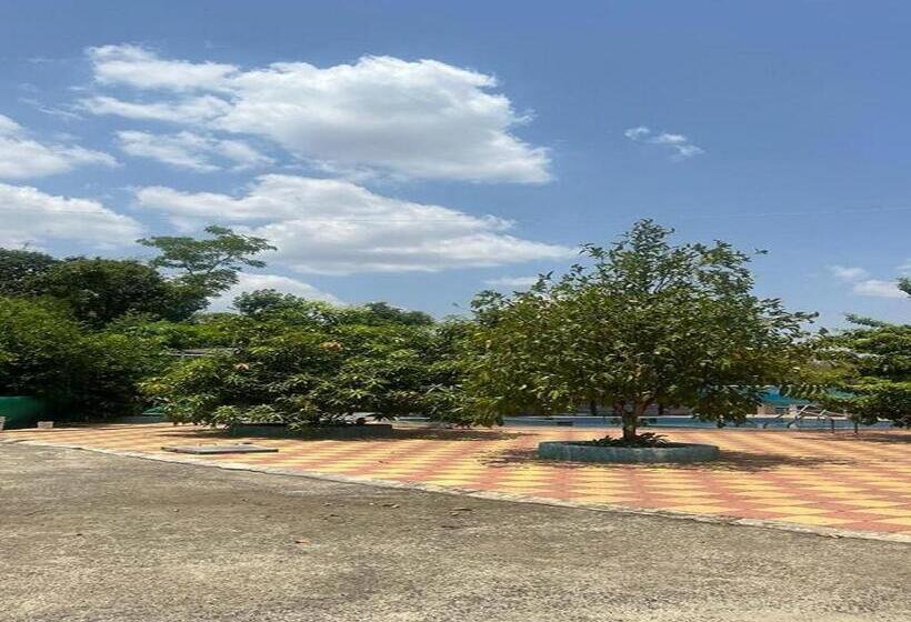 בית מלון כפרי Manav Farm House Karjat