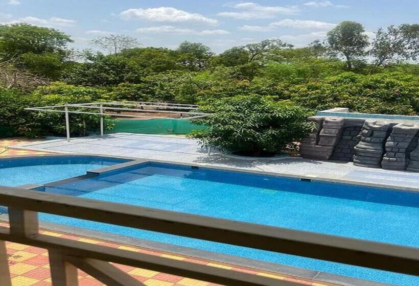 בית מלון כפרי Manav Farm House Karjat