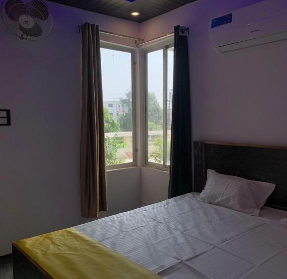 בית מלון כפרי Privyrooms