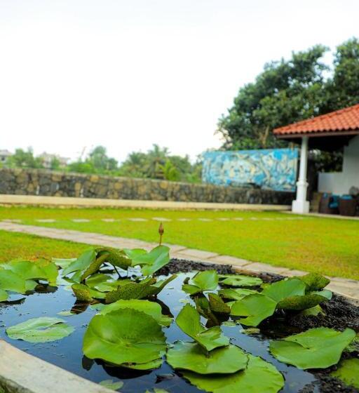 בית מלון כפרי Villana Villa Bentota