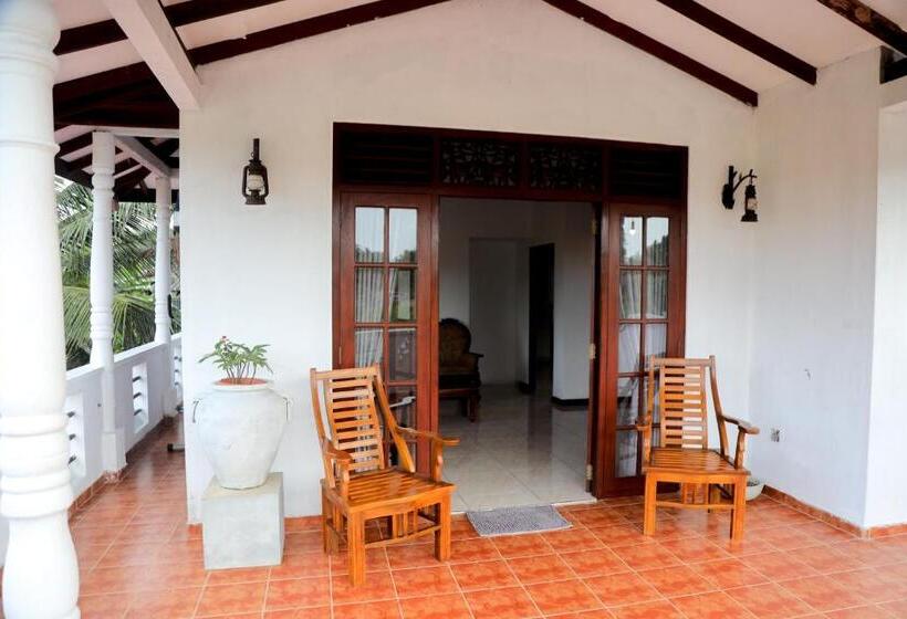 בית מלון כפרי Villana Villa Bentota