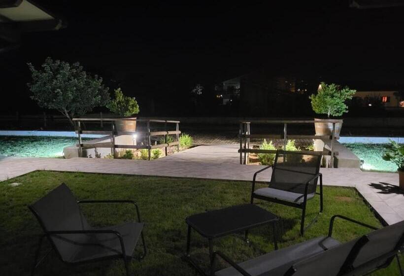 ペンション Casa Mala’