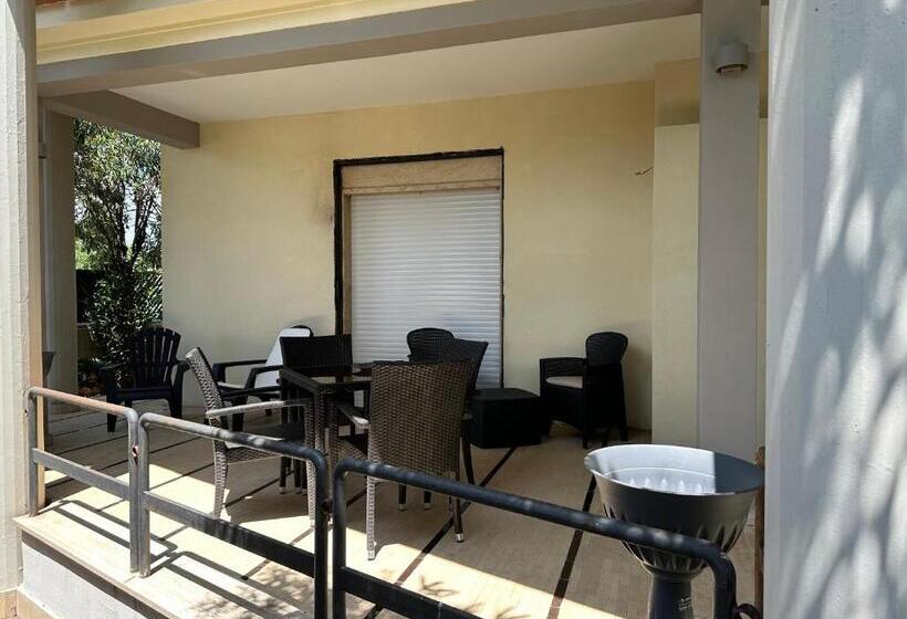 بنسيون Comforthouse Lavilla