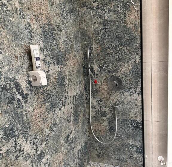 بنسيون Comforthouse Lavilla