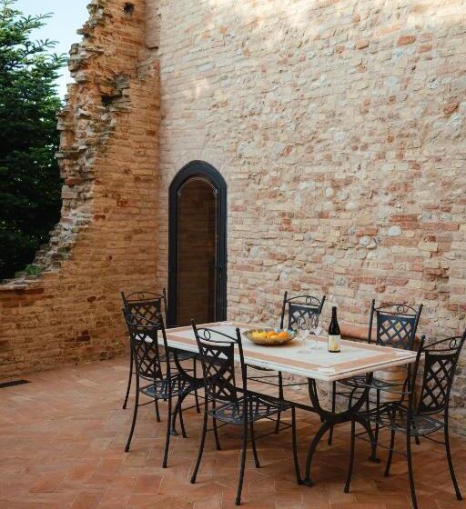 بنسيون Palazzo La Torre