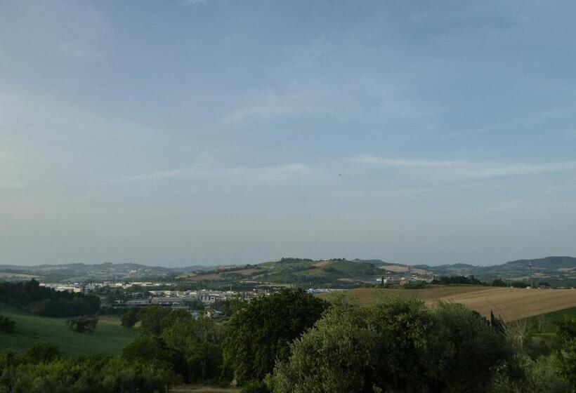 펜션 Papaveri Del Conero Affittacamere