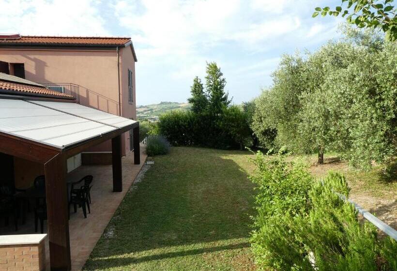 펜션 Papaveri Del Conero Affittacamere