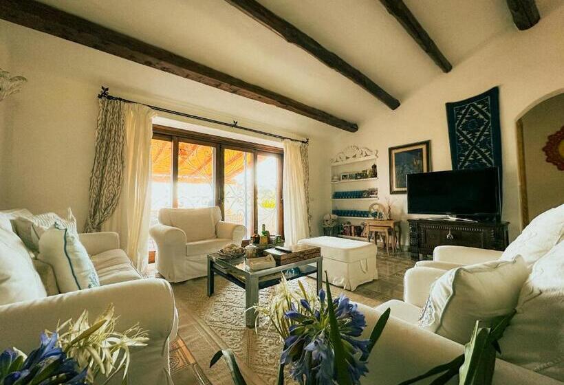 פנסיון Sardinian Luxury Hospitality   Villa Fuli Rooms And More