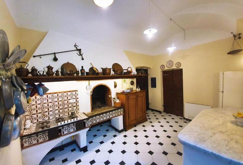 پانسیون Villa De Benedetti