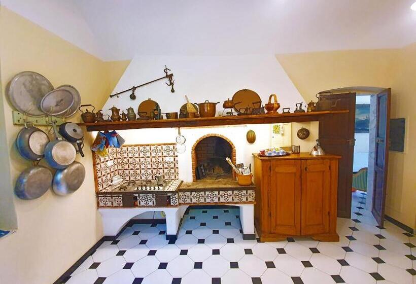 پانسیون Villa De Benedetti