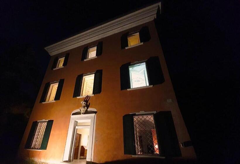 پانسیون Villa De Benedetti