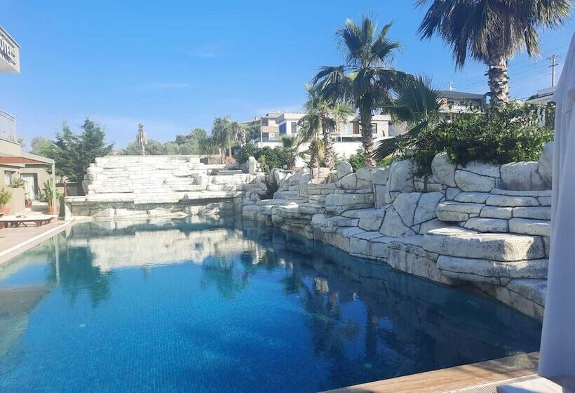 Seren Otel çeşme