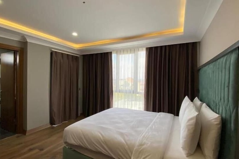 فندق Shelton Airport