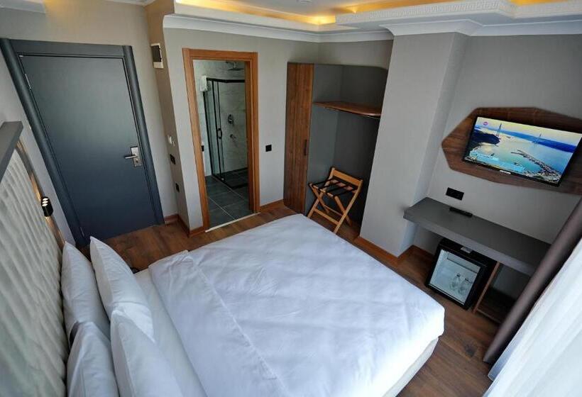 فندق Shelton Airport