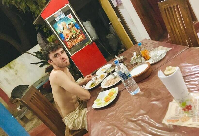 Tashil Hotel & Restaurant