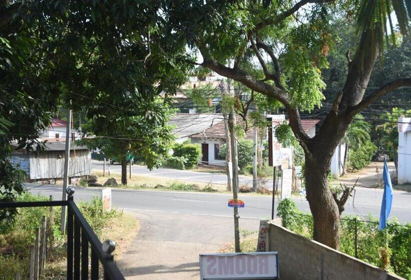 Tashil Hotel & Restaurant