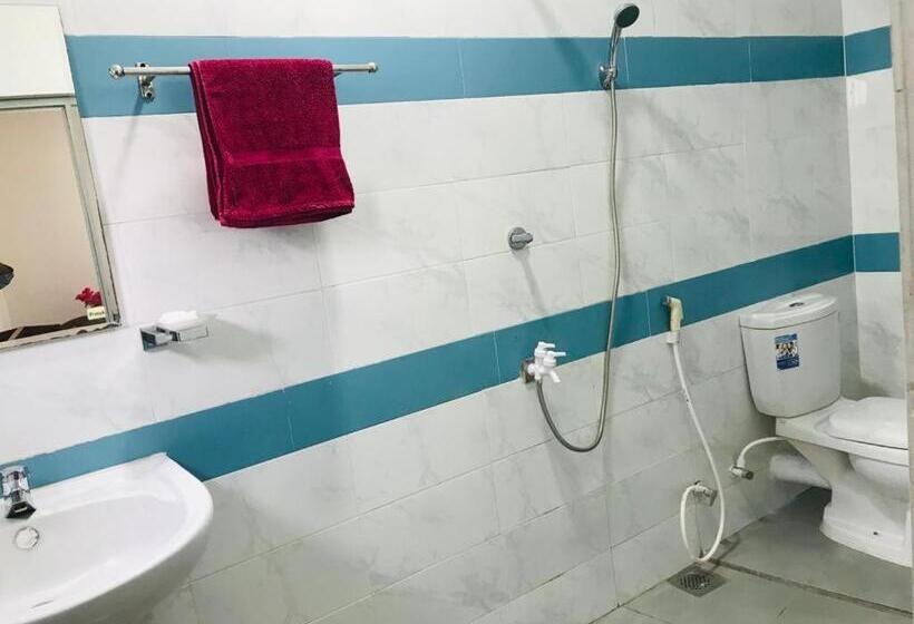 Tashil Hotel & Restaurant