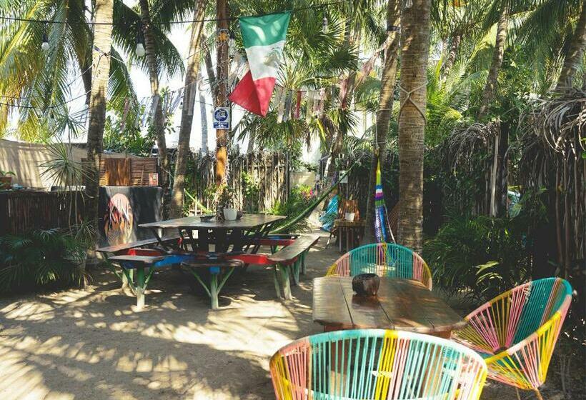 هاستل Kin Hostal And Camping