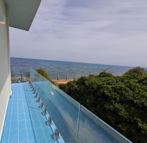 צימר Blue Life, Sea Luxury Rooms On The Beach Between Palermo And Cefalu