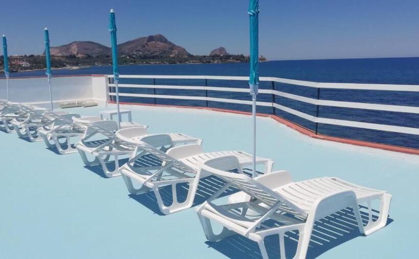 צימר Blue Life, Sea Luxury Rooms On The Beach Between Palermo And Cefalu