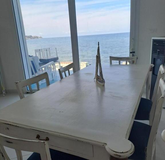 צימר Blue Life, Sea Luxury Rooms On The Beach Between Palermo And Cefalu