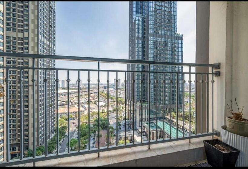 تختخواب و صبحانه Landmark Vinhomes Christine Apartment