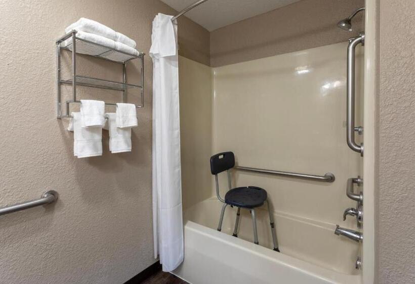 Grandstay Hotel & Suites