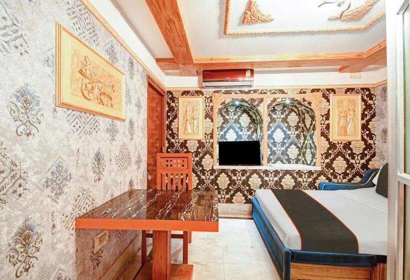 בית מלון כפרי Collection O The Mughalaes Delicacy