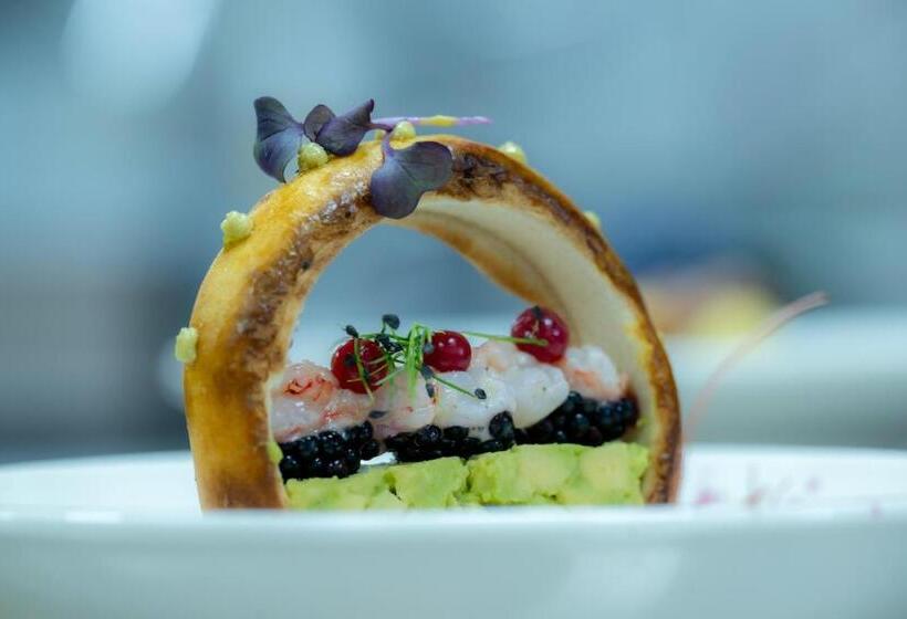 בית מלון כפרי Frojd Kune Resort & Beach