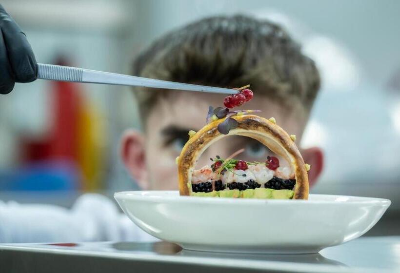 בית מלון כפרי Frojd Kune Resort & Beach