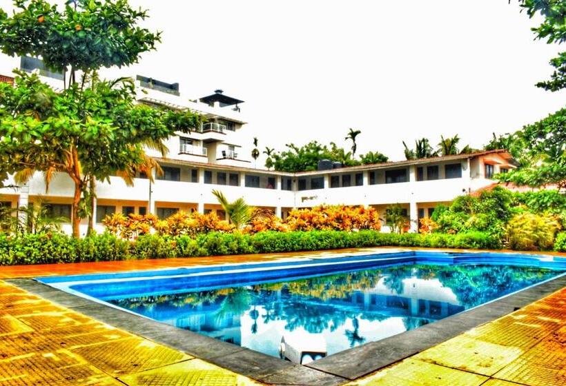 בית מלון כפרי Opulence Resort Awas Alibaug