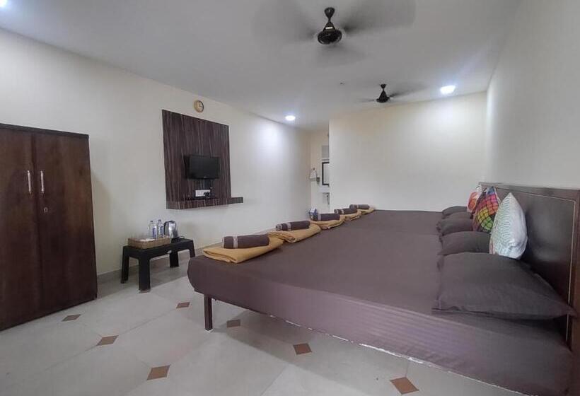 Отель Opulence Resort Awas Alibaug