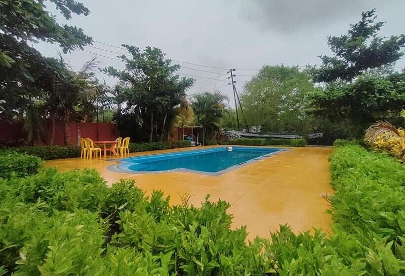 Отель Opulence Resort Awas Alibaug