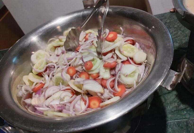 Отель Opulence Resort Awas Alibaug