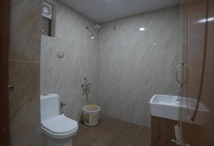 Отель Rajam Selva