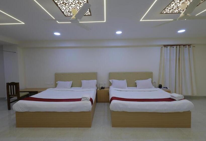 Отель Rajam Selva