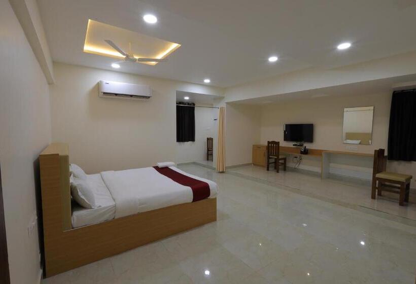 Отель Rajam Selva