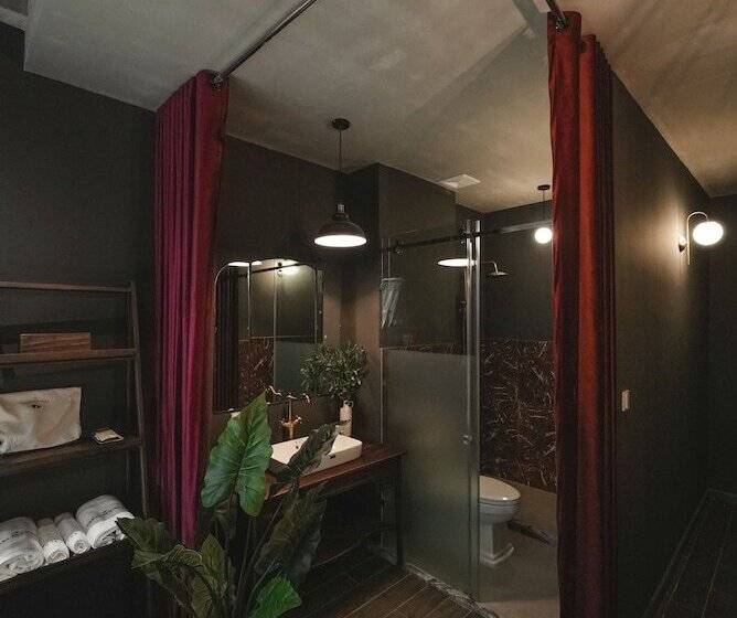 هتل The Chum Boutique