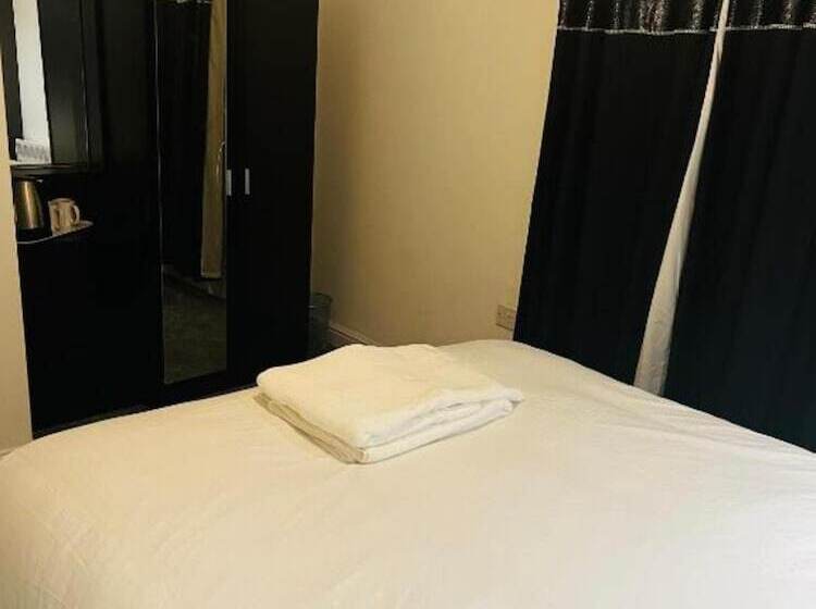 Отель The Pleasant House