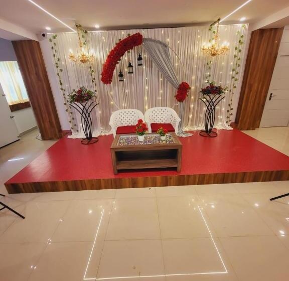 Отель Thejaswini Residency Cheruvathur