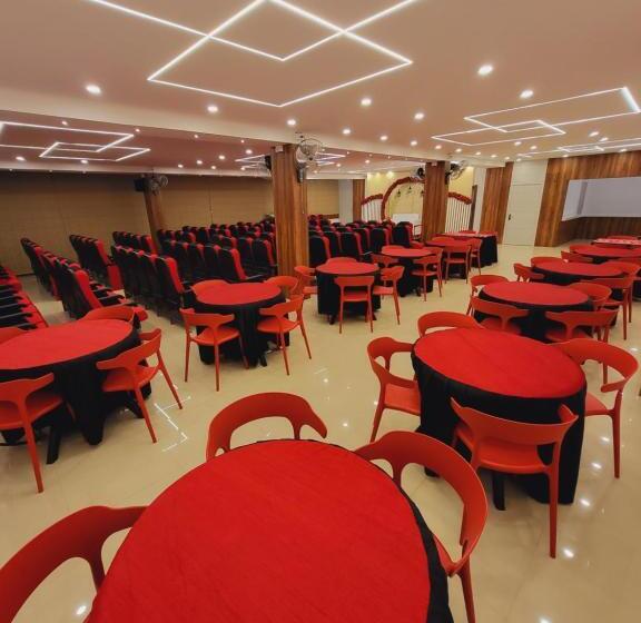 Отель Thejaswini Residency Cheruvathur