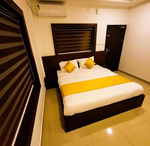 Отель Thejaswini Residency Cheruvathur