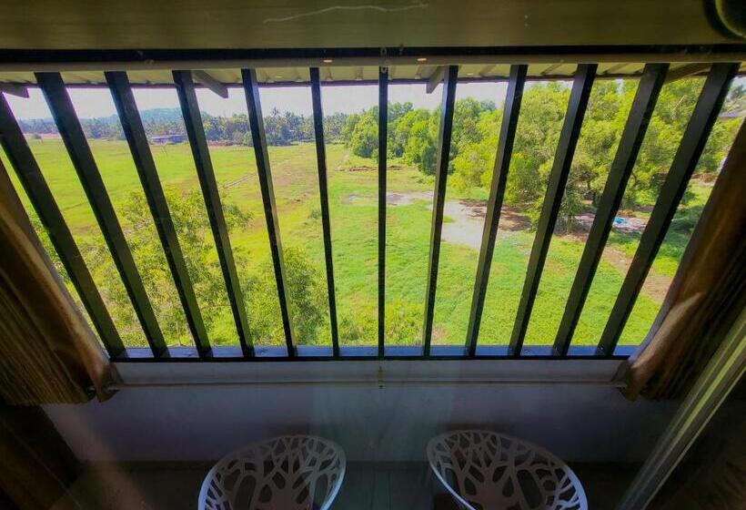 Отель Thejaswini Residency Cheruvathur