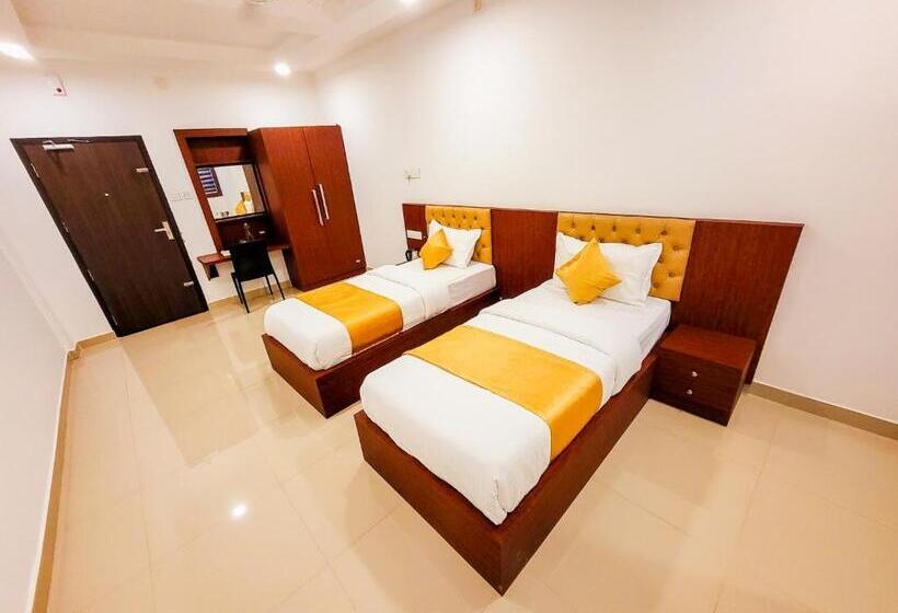 Отель Thejaswini Residency Cheruvathur