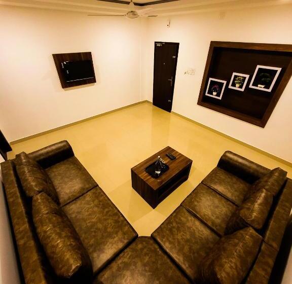 Отель Thejaswini Residency Cheruvathur