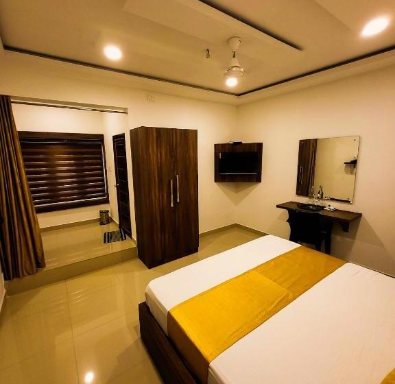 Отель Thejaswini Residency Cheruvathur