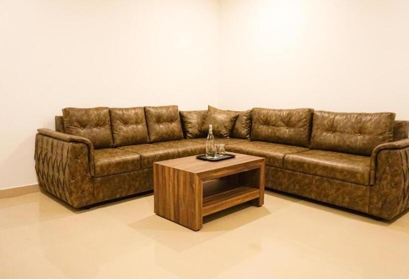 Отель Thejaswini Residency Cheruvathur