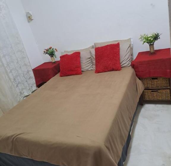 פנסיון Holy And Joy Guesthouse