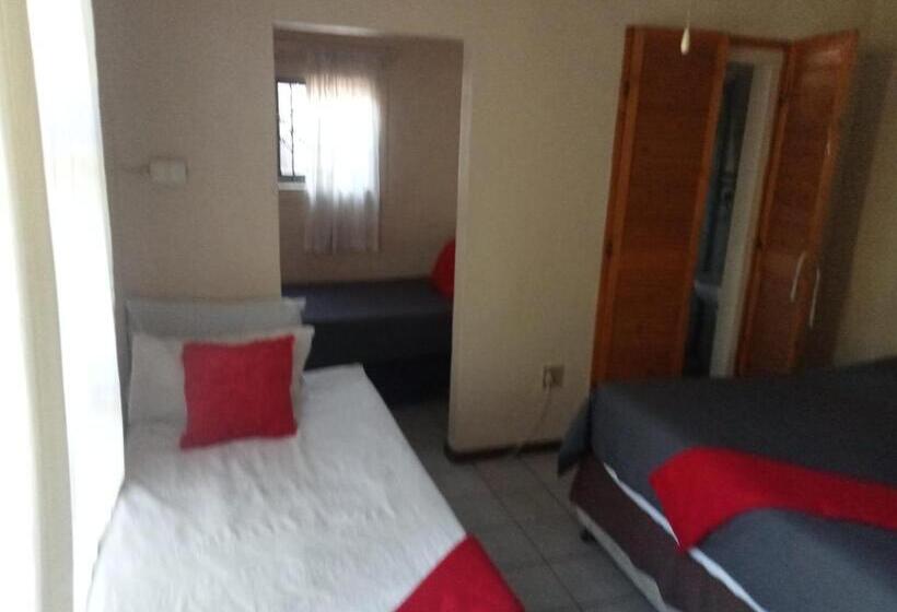 פנסיון Holy And Joy Guesthouse