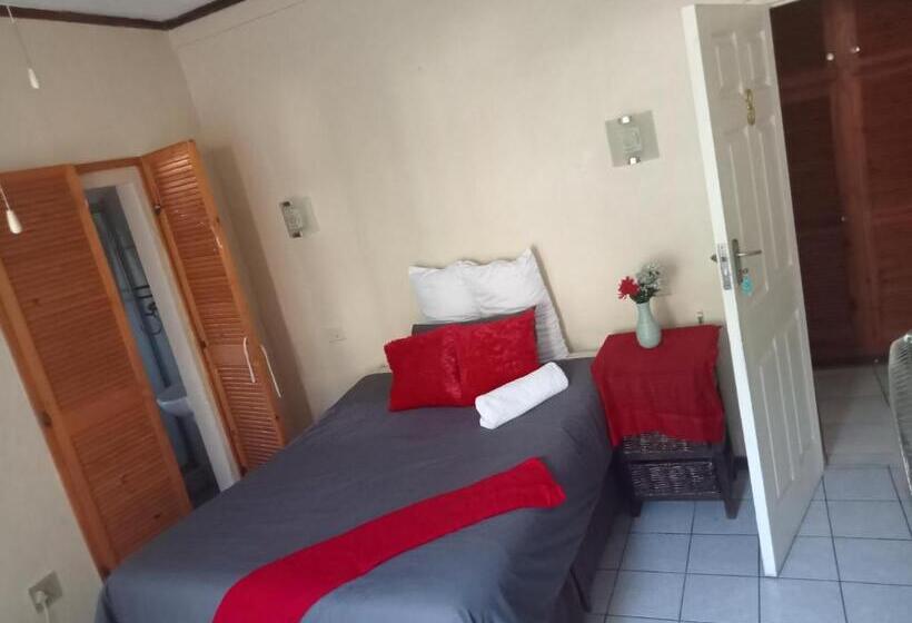 פנסיון Holy And Joy Guesthouse